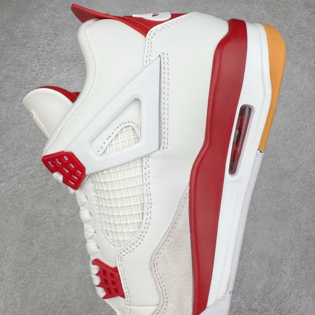 Jordan 4 "Varsity Red"