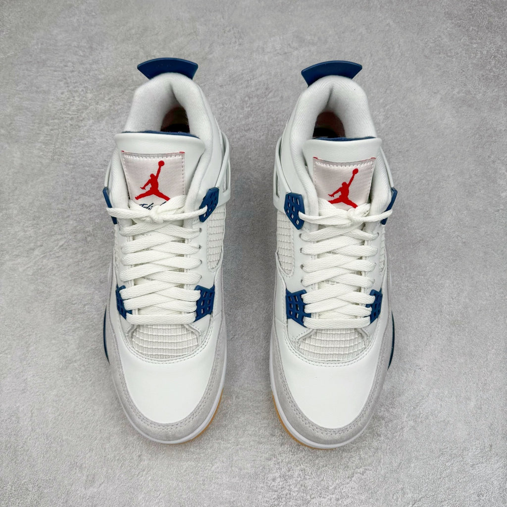 Jordan 4 "Navy"