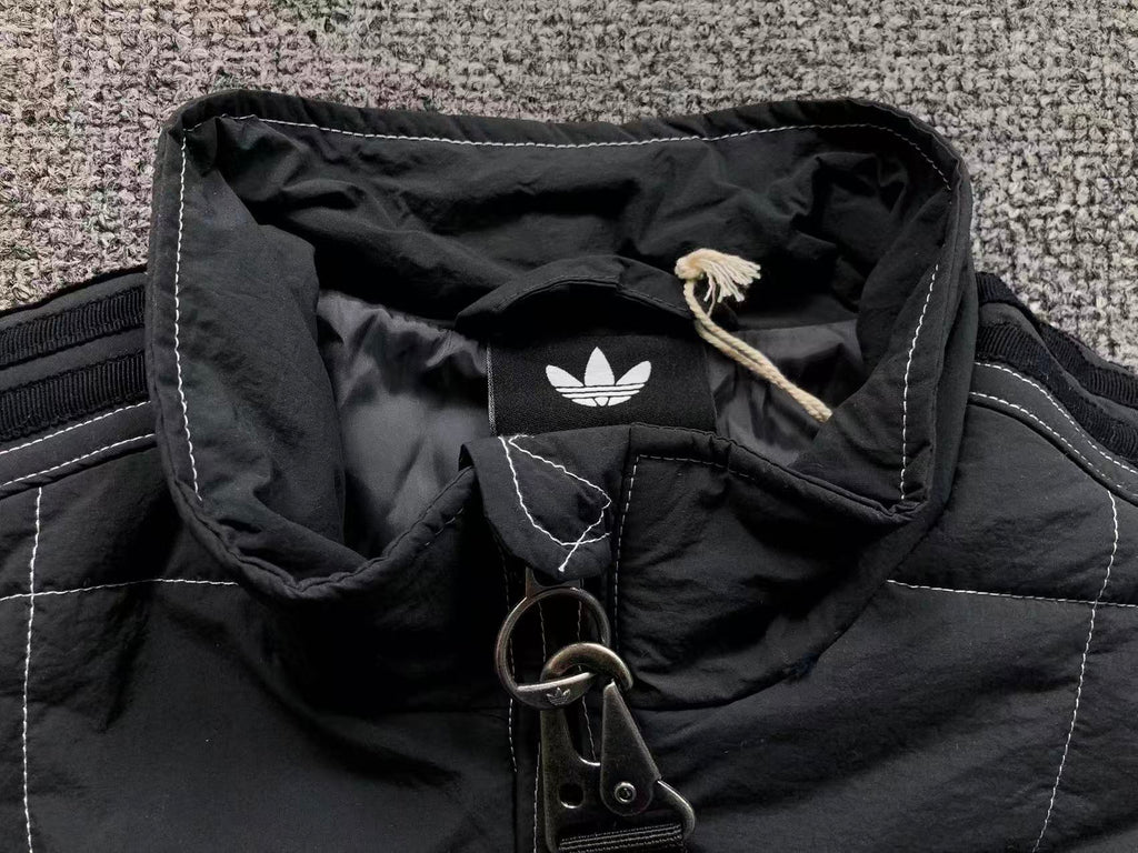 Jaqueta Adidas Bad Bunny x Mercedes
