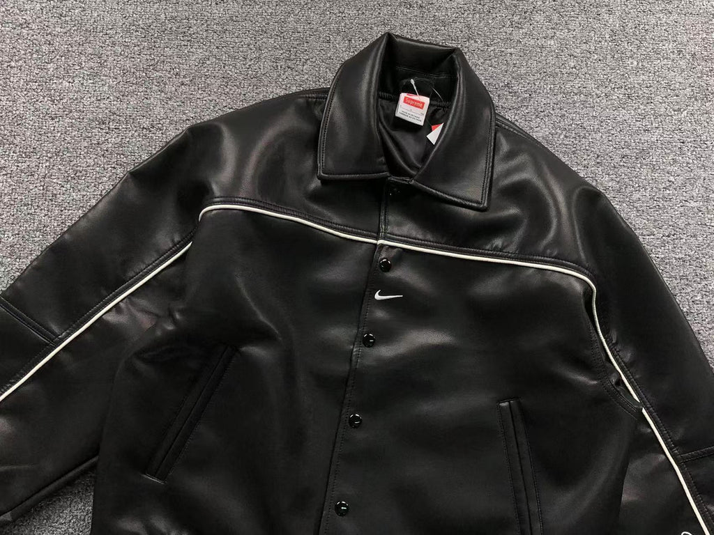 Jaqueta Nike x Supreme Varsity