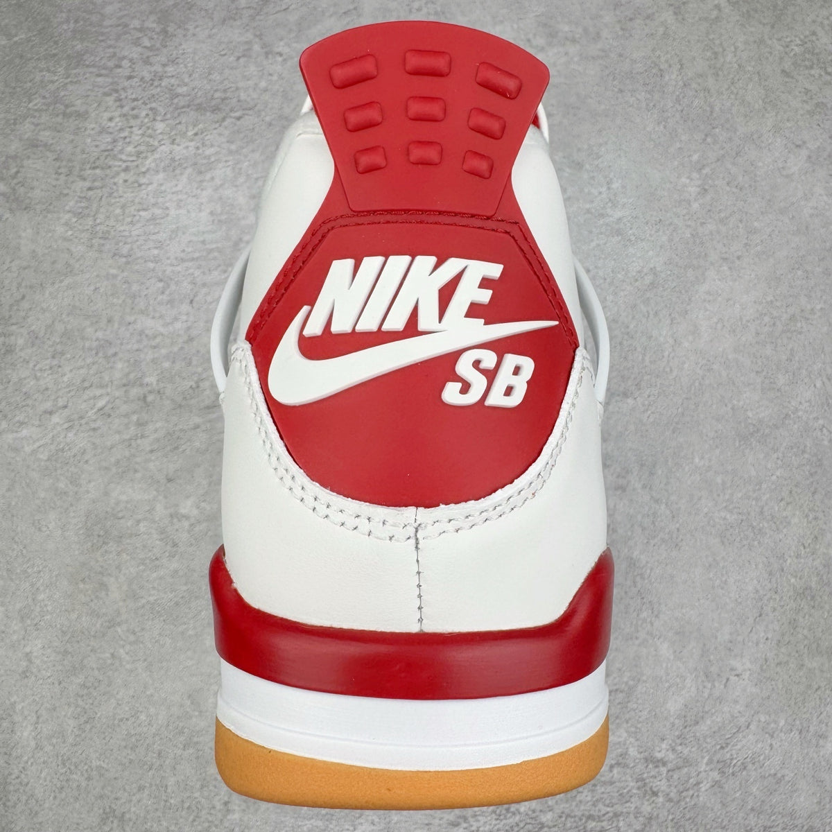 Jordan 4 "Varsity Red"