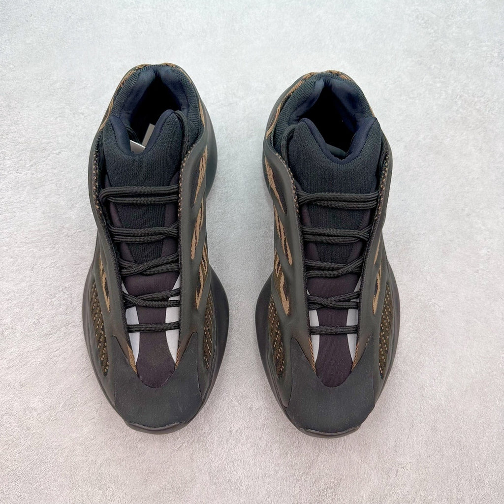Yeezy 700 V3 "Clay Brown"
