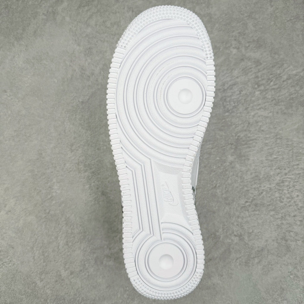 Nike x Supreme x Comme des Garçons Air Force 1 "Eyes"