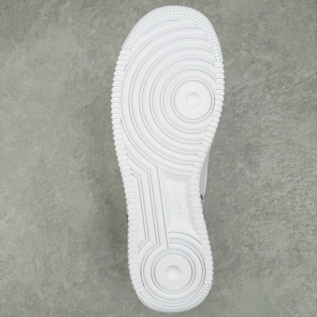 Nike x Supreme x Comme des Garçons Air Force 1 "Eyes"