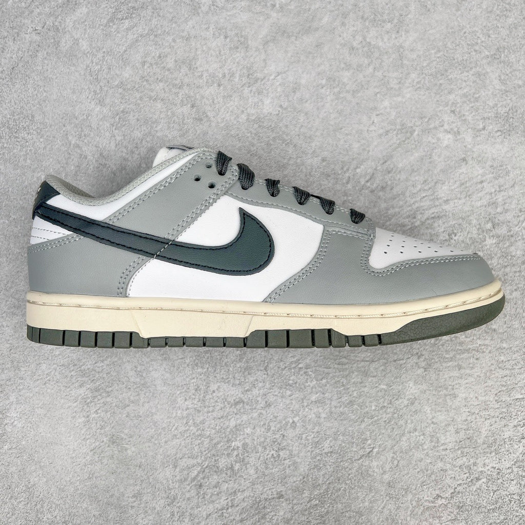 Nike Dunk "Light Smoke Grey"